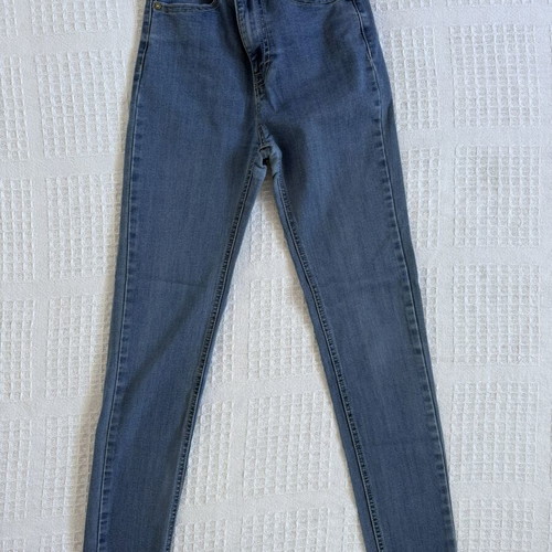 Blue Jeans Pull & Bear XS 34 Like New with Gift Shirt
