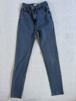 Blue Jeans Pull & Bear XS 34 Like New with Gift Shirt