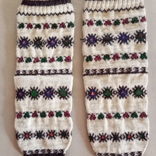 Handmade woolen kaltsounia in like new condition, length 34 cm