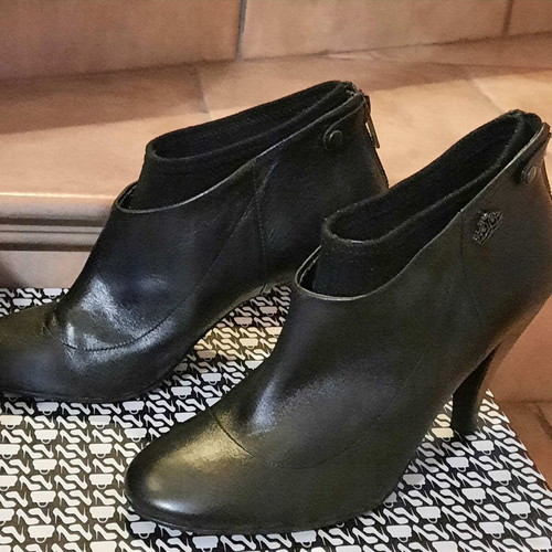 Fornarina Women's Leather Ankle Boots like new, size 39