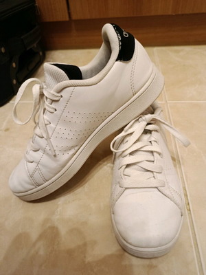 Adidas kids sneakers size 35 like new, white