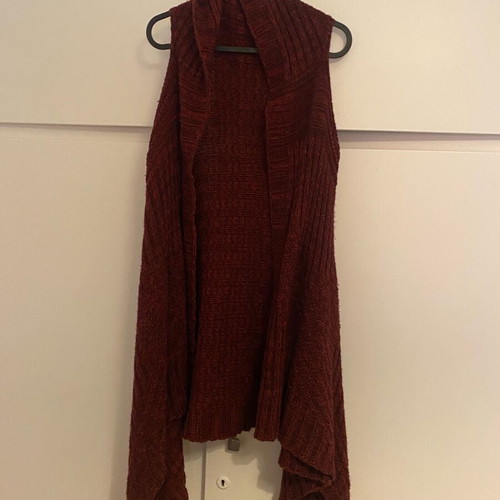 Stradivarius knitted sleeveless cardigan used, red, size M