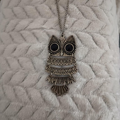 Necklace like new, black and silver