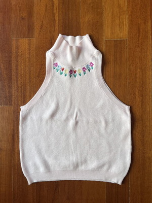 Liquorish top baby pink with embroidered flowers like new