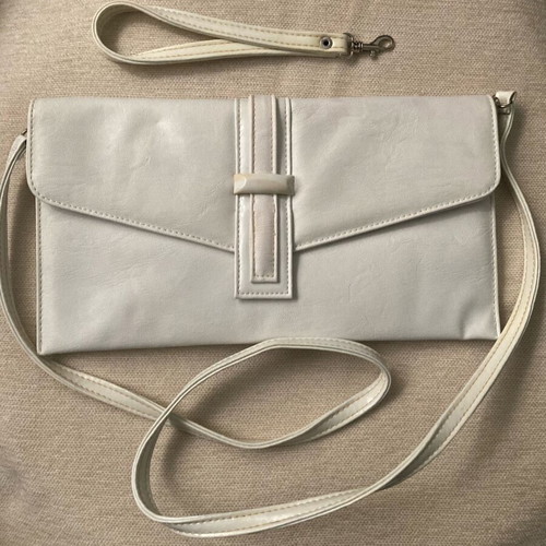 White shoulder bag like new 29x15 cm