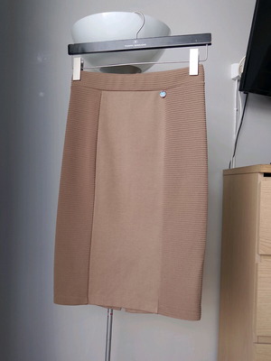 Φούστα Lynne μπεζ ελαστική σαν καινούργια, μέγεθος S