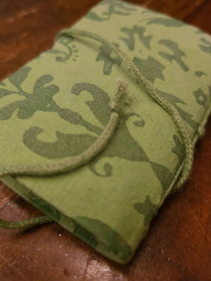 Small pocket index new