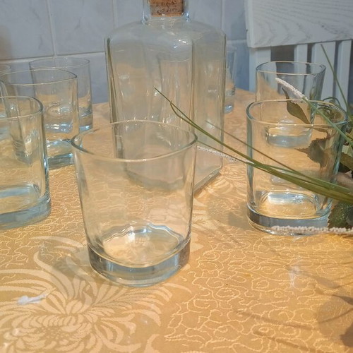 Crystal bottle and 6 crystal glasses like new