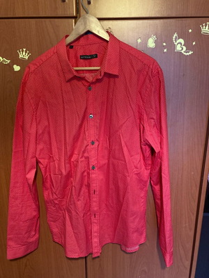 Men's shirt red with white dots like new, size XL