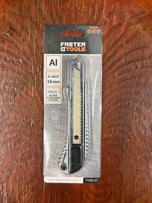 Musamokoftis silver 18mm utility knife new