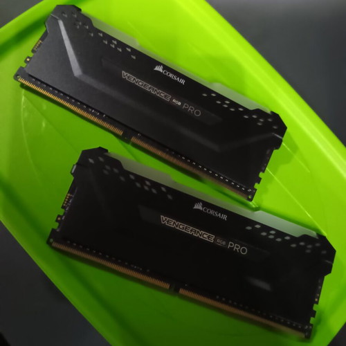 Corsair Vengeance RGB PRO 16GB DDR4 2933MHz CL16 Gaming RAM