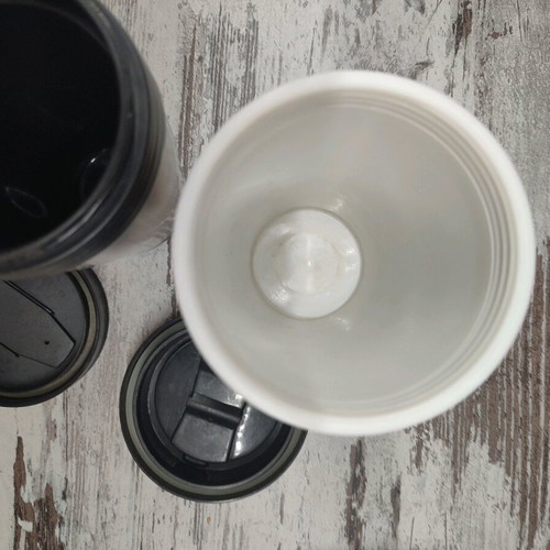 Set of 2 used cups, plastic and thermos, Jumbo brand