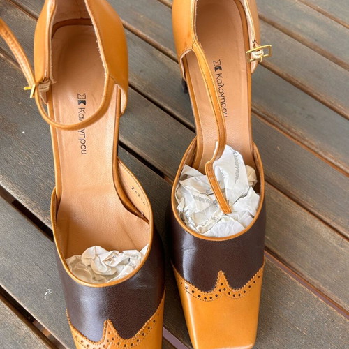 Kalogiou Brown Two-Tone Pumps like new, size 40 with strap