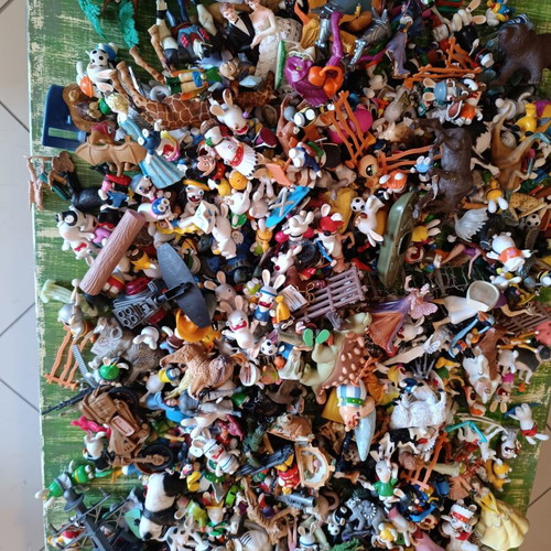 Animal figures used, box of 3, assorted