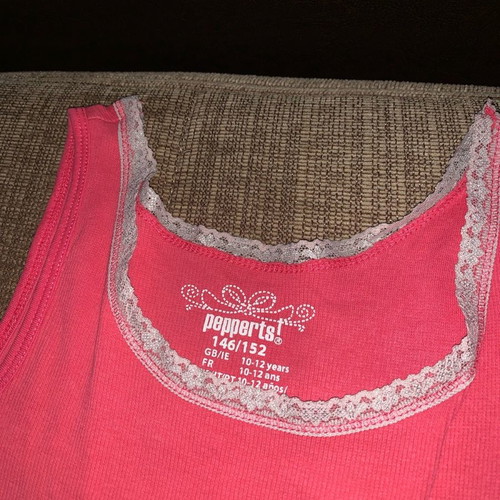 Girls' sleeveless fuchsia top like new