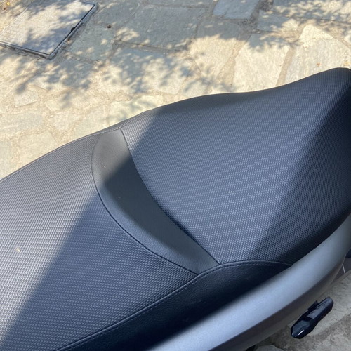 Kymco People S 200i scooter like new, automatic, silver