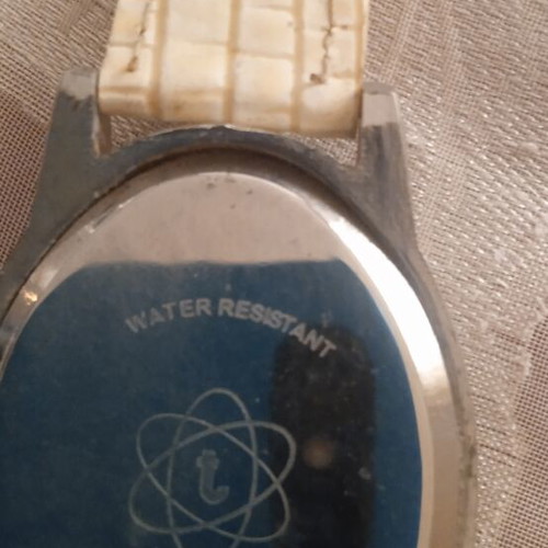 Triton women's oval wristwatch with zirconia, like new