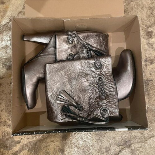 New Matic leather boots, silver, size 37