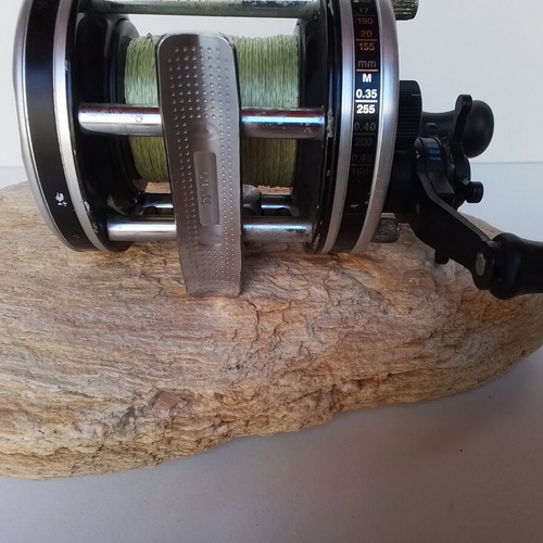 Abu Garcia Ambassadeur 6500C Syncro High Speed fishing reel like new with 3 lures