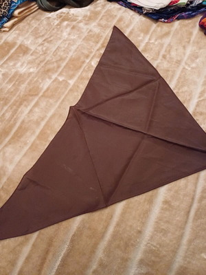 Triangular scarf like new, brown color