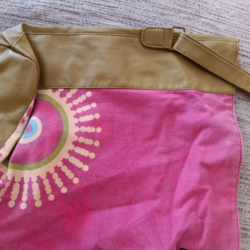 Desigual shoulder bag like new, pink and green