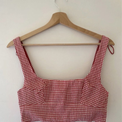 Gingham crop top Pull & Bear like new, white and red, sizes M/L