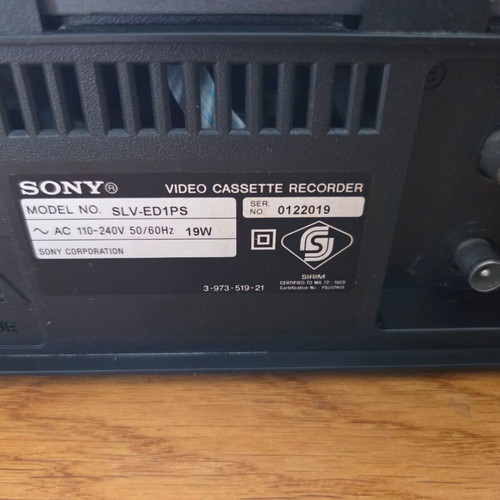 Sony SLV-ED1 VCR VHS player used, includes AV cable