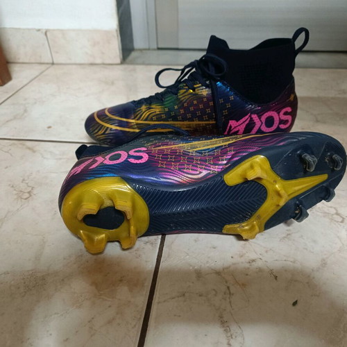 Football shoes with studs like new size 40