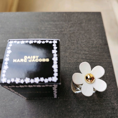 Daisy Marc Jacobs miniature perfume new 5 ml Eau de Parfum
