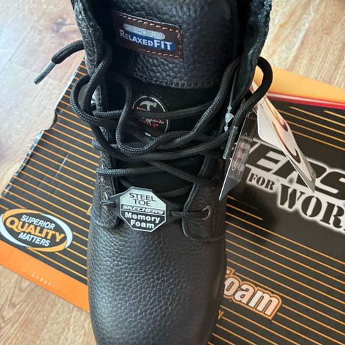 Work shoes new with metal toe cap