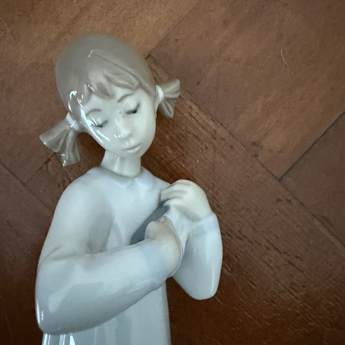 Αγαλματάκι Lladro σαν καινούργιο, ύψος 20.5 εκατοστά