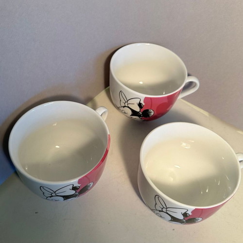 Disney Minnie Mouse set of 3 large mugs like new for cocoa