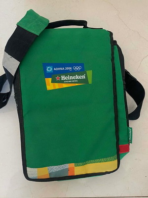 Συλλεκτική ισοθερμική τσάντα Heineken Ολυμπιακοί Αγώνες Αθήνα 2004 σαν καινούργιο