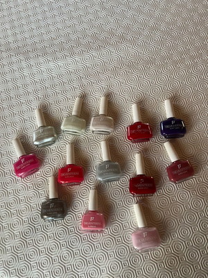 Seventeen nail polishes used, set of 13