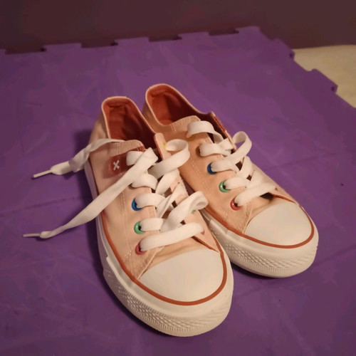 Kids' athletic shoe size 31 pink like new