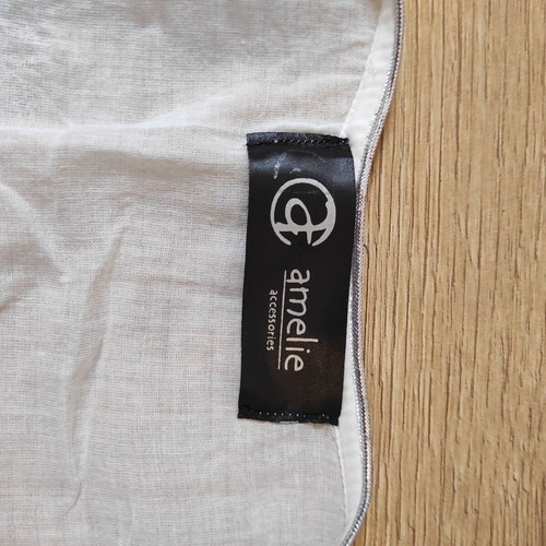 Amelie Accessories kimono with silver pineapples, like new