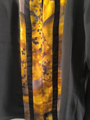 Mexx Metropolitan blouse like new, black multicolor, size XS/S