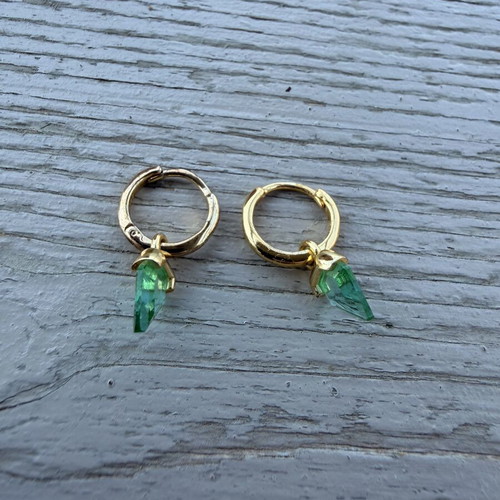 Gold-plated silver hoop earrings with green stone