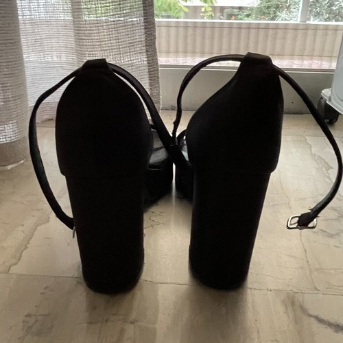 Stefania black satin heels like new, size 38