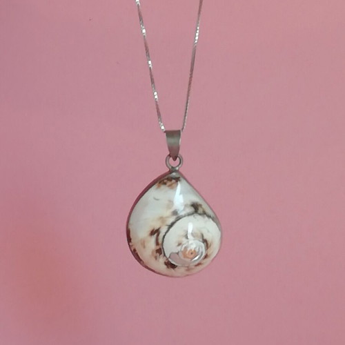 Silver 925 shell pendant necklace silver color like new