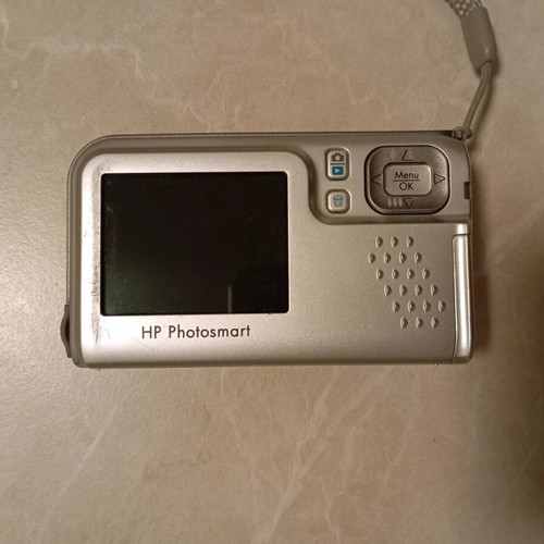 HP Photosmart E427 used digital camera with color screen