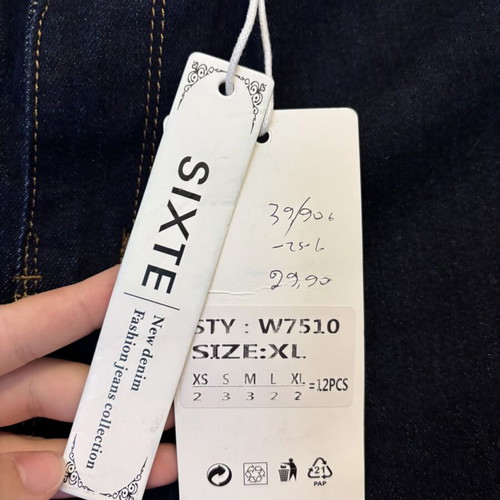 Push up denim jeans, new with tag, blue, size M-L