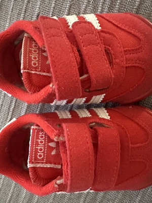 Adidas baby shoes size 17, like new