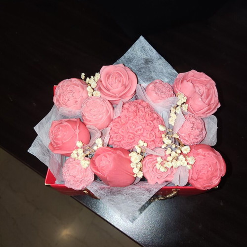 Aromatic wax flower bouquet like new, various scents