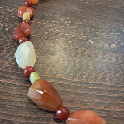 Carnelian and Agate Necklace like new, 60cm length