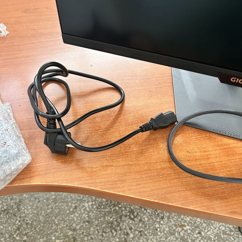 Gigabyte Monitor 27” 4K 320Hz New with HDMI 8K Cable