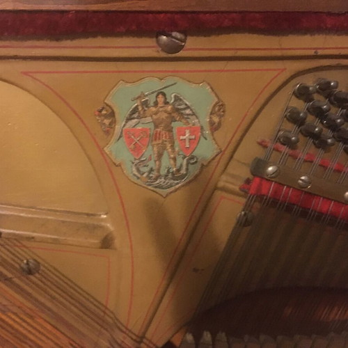 Hamurg German piano used in very good condition