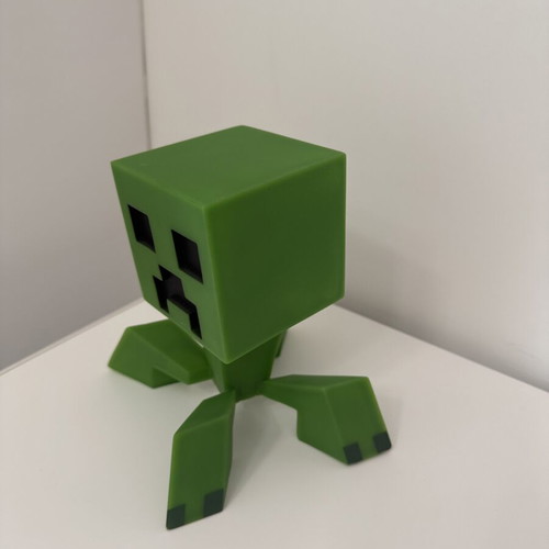 Minecraft Creeper figure like new, collectible decorative