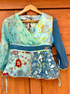 Топ DKNY като нов, размер M, тюркоазен, коприна и памук