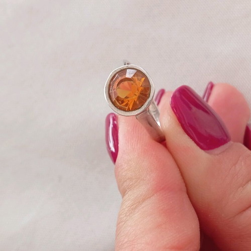 Silver solitaire ring 925 like new